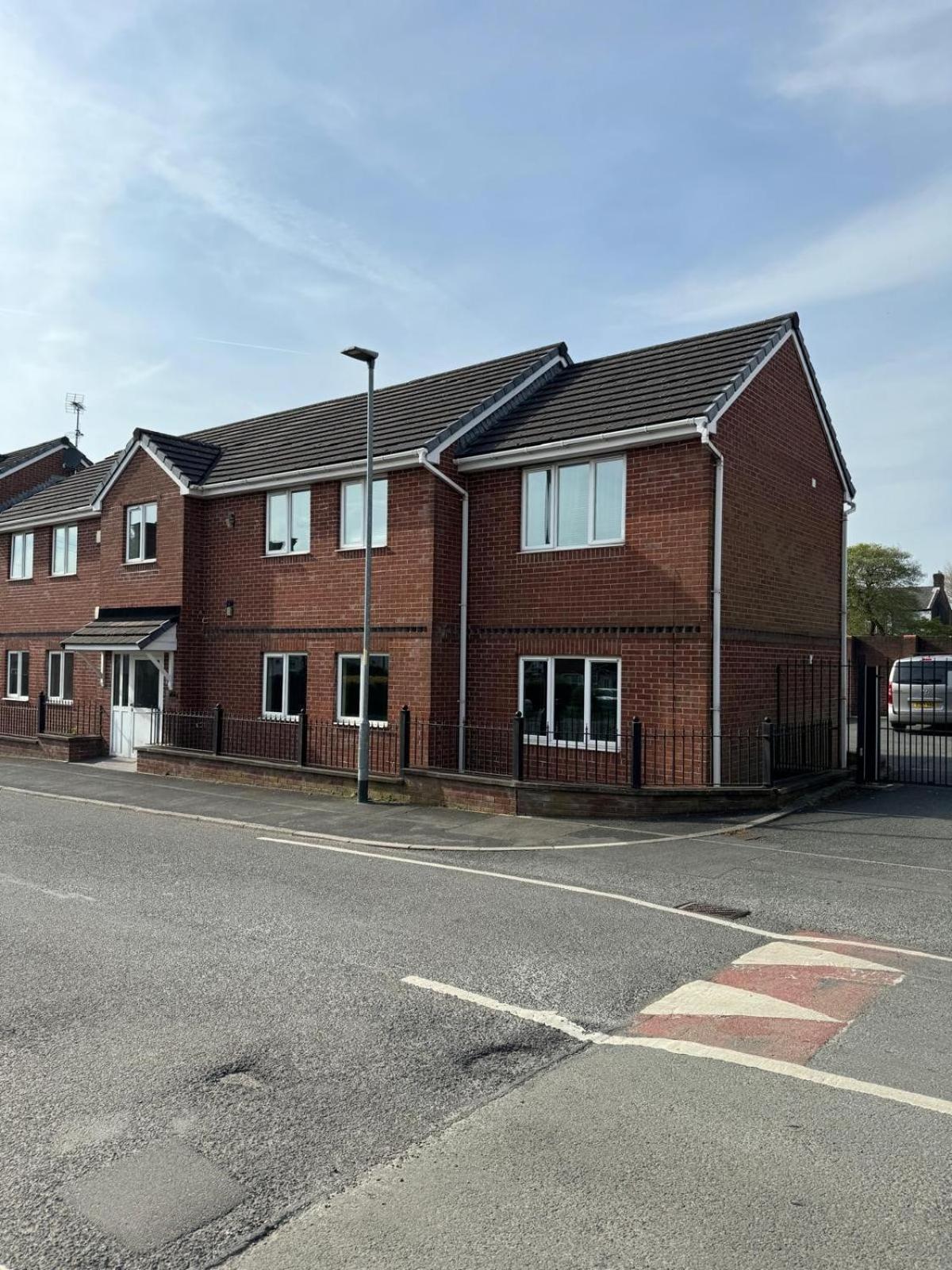 Modern, Quiet, Sleeps 9, Etihad, Coop Live, Manchester Exterior foto