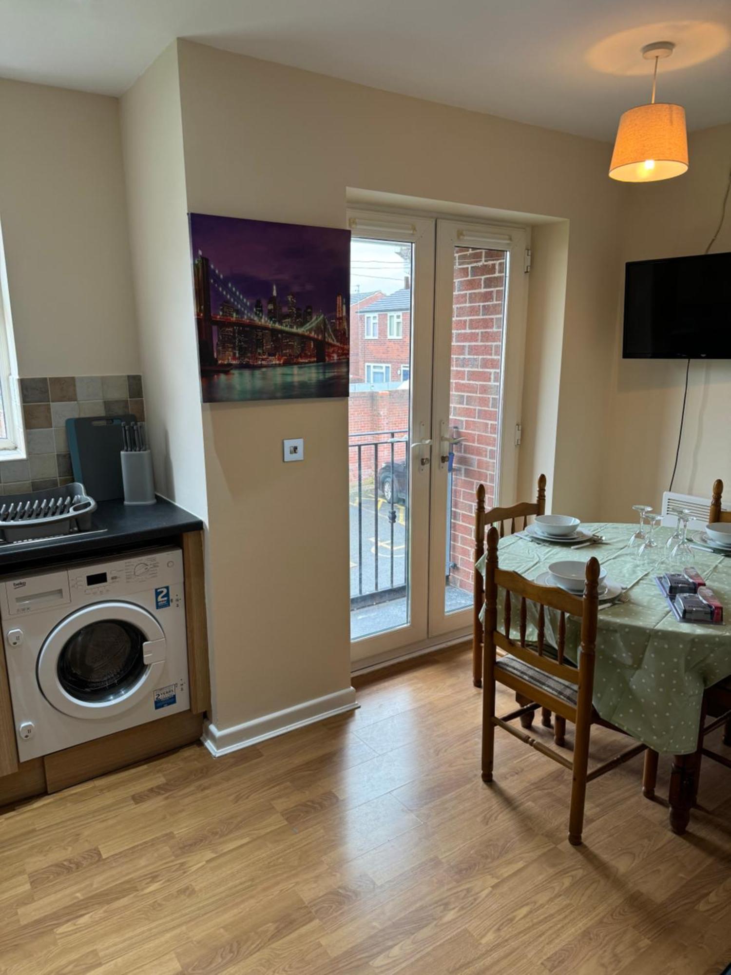 Modern, Quiet, Sleeps 9, Etihad, Coop Live, Manchester Exterior foto