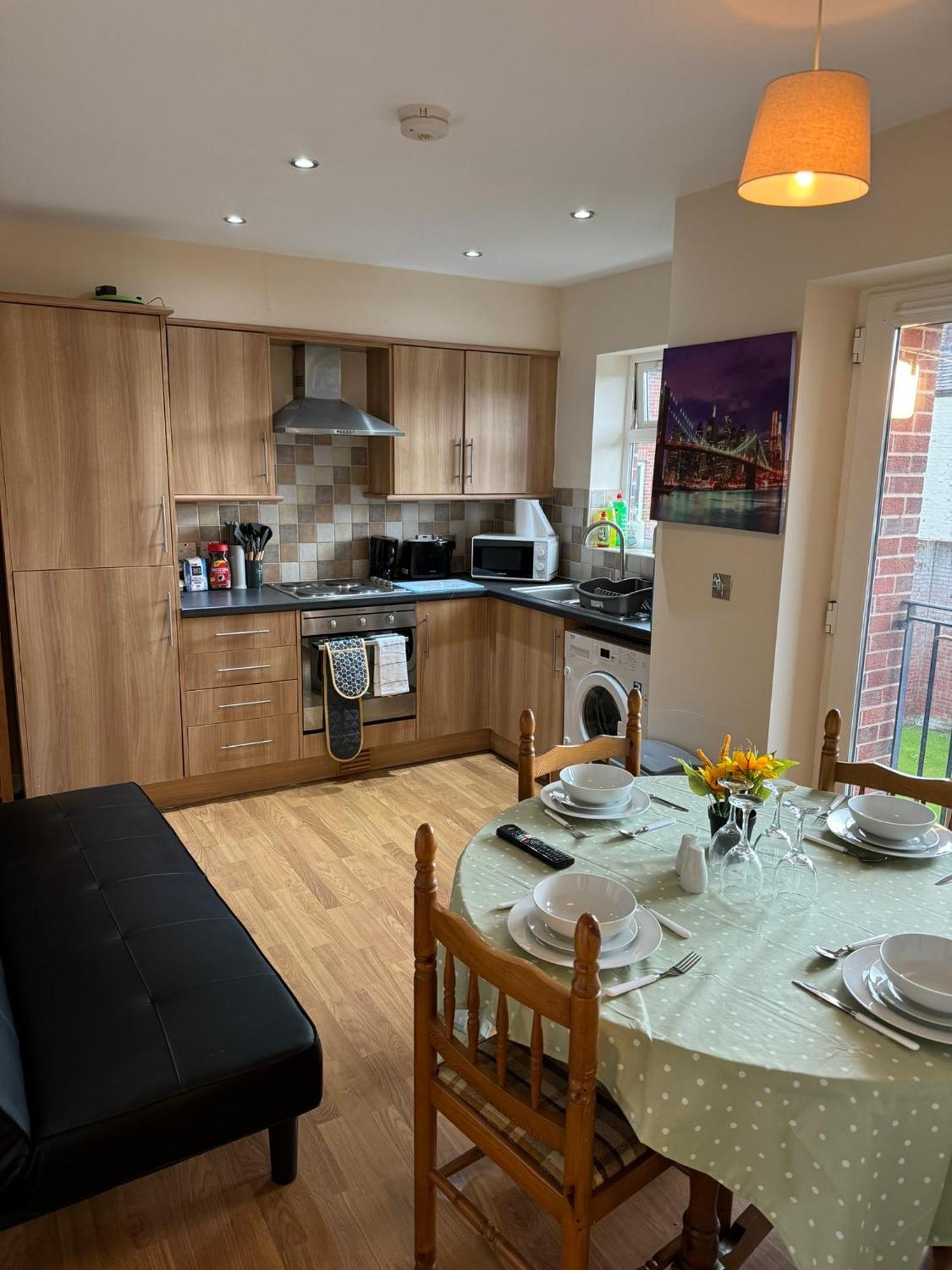 Modern, Quiet, Sleeps 9, Etihad, Coop Live, Manchester Exterior foto