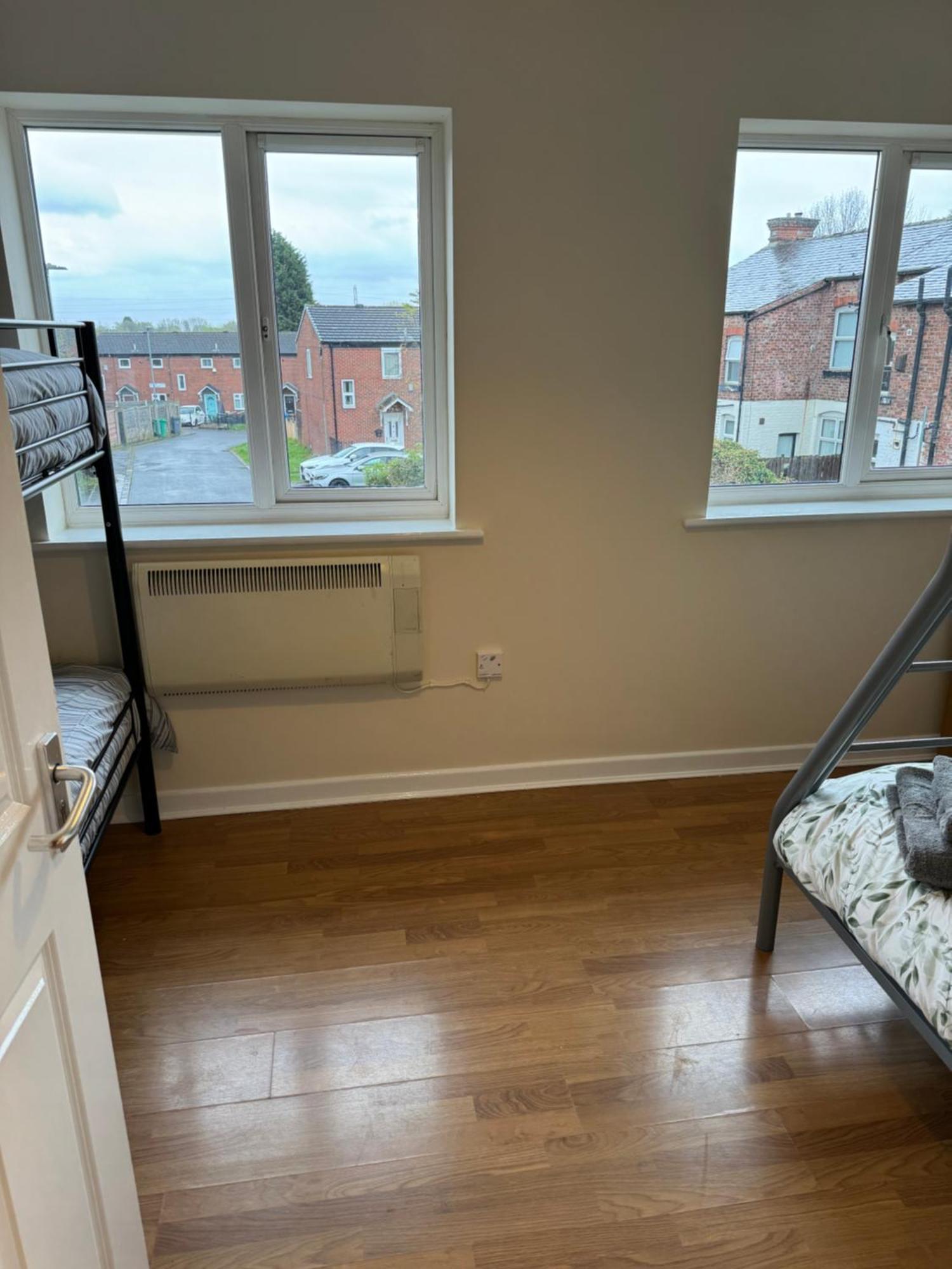 Modern, Quiet, Sleeps 9, Etihad, Coop Live, Manchester Exterior foto